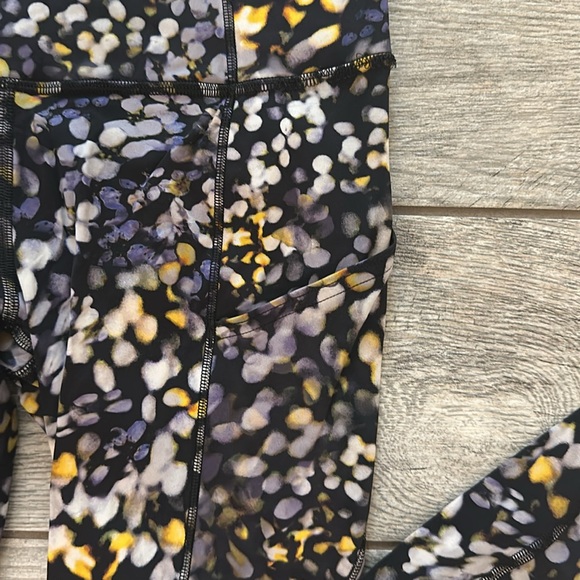 Lululemon Women Fast Free HR Tight 25” Floral Print Size 4 - Picture 2 of 2